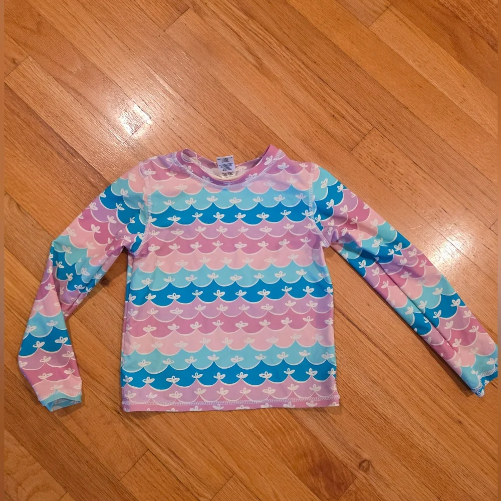 Ruffle Butts Girls Rashguard Top